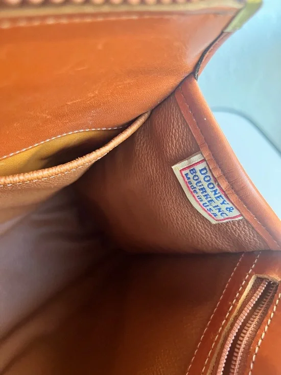 VINTAGE DOONEY AND BOURKE  TAN BEIGE TAUPE SATCHEL CROSSBODY BAG - Picture 11 of 16